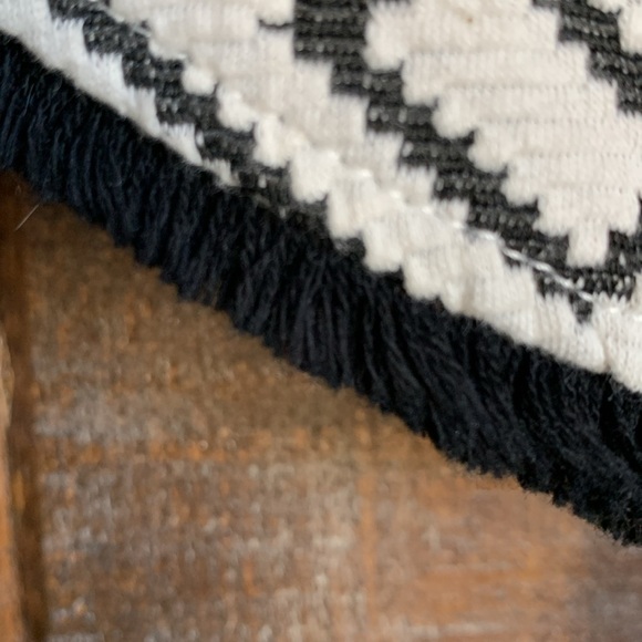 W5 women’s black white top fringe USA size small loose boxy boho geometric - Picture 9 of 10